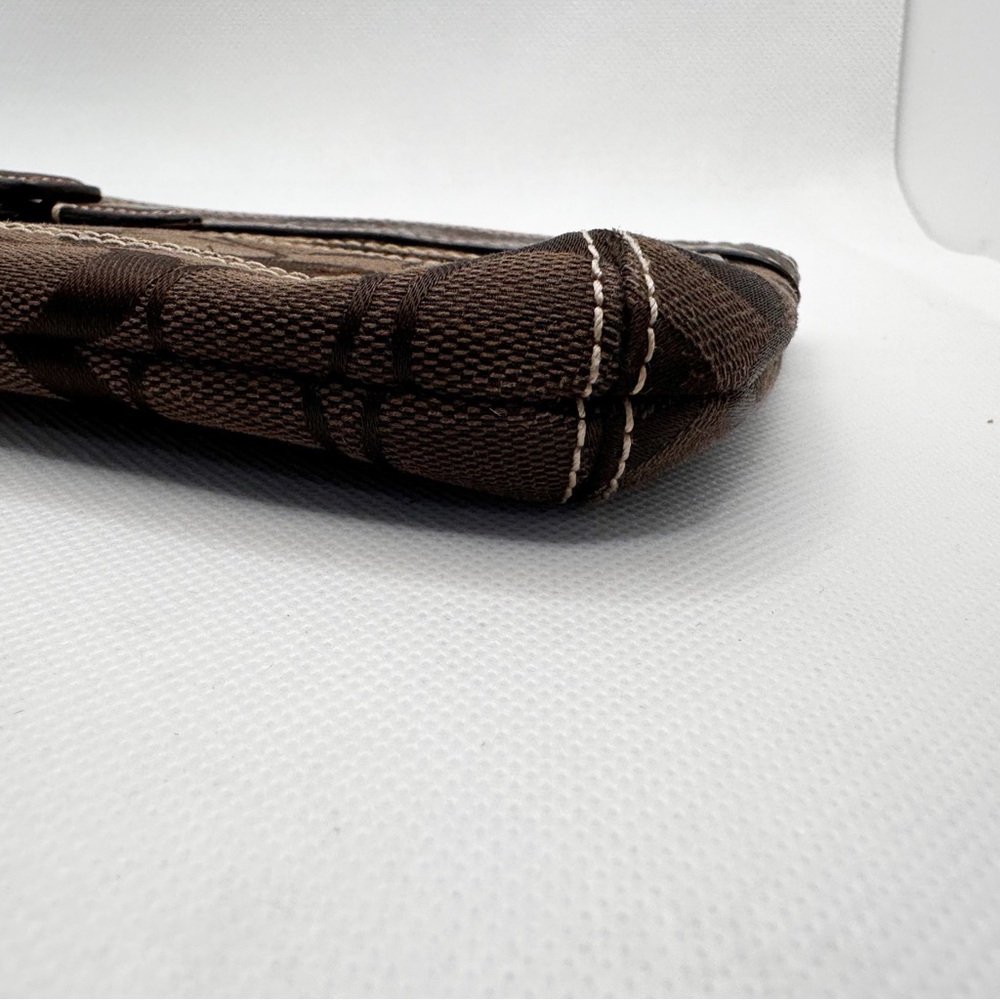 COACH vintage SIGNATURE C CHOCO BROWN LEATHER TRIM WRISTLET - Picture 8 of 10